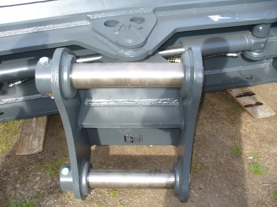 16. Quick Hitch Rotator