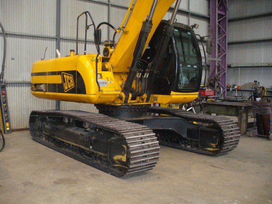 36.Excavator Repairs & Painting